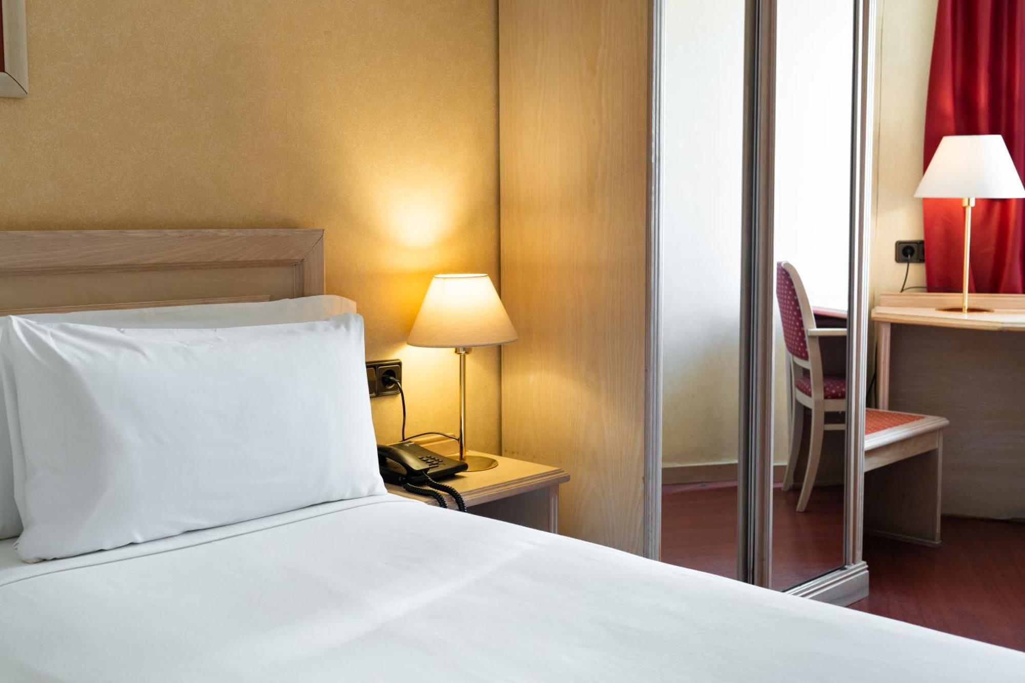 Sunotel Junior Barcelona Exterior photo