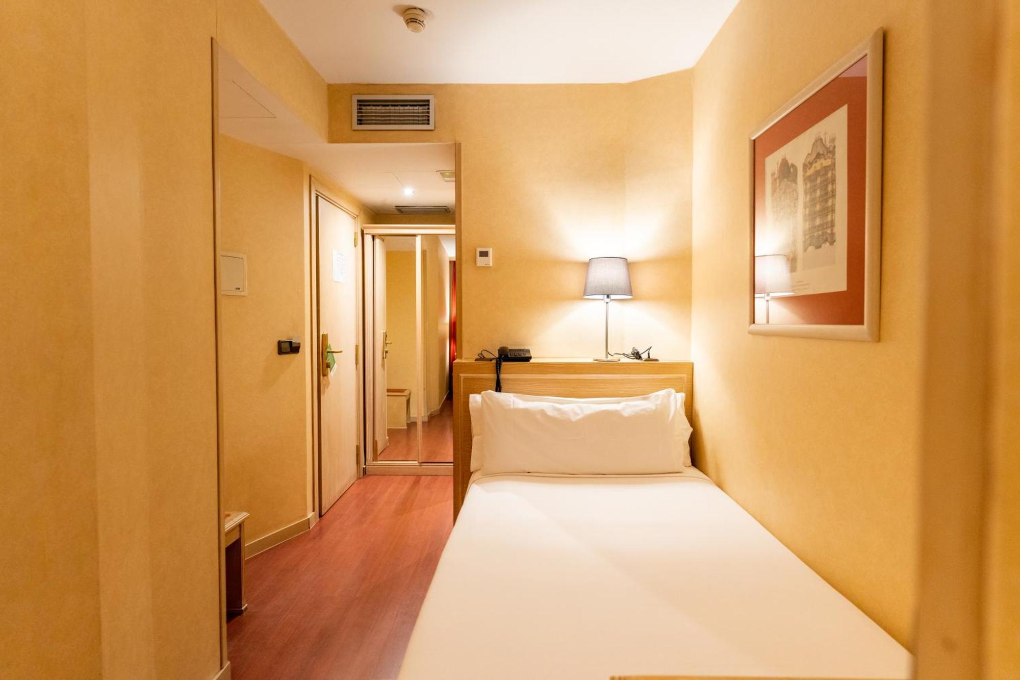 Sunotel Junior Barcelona Room photo